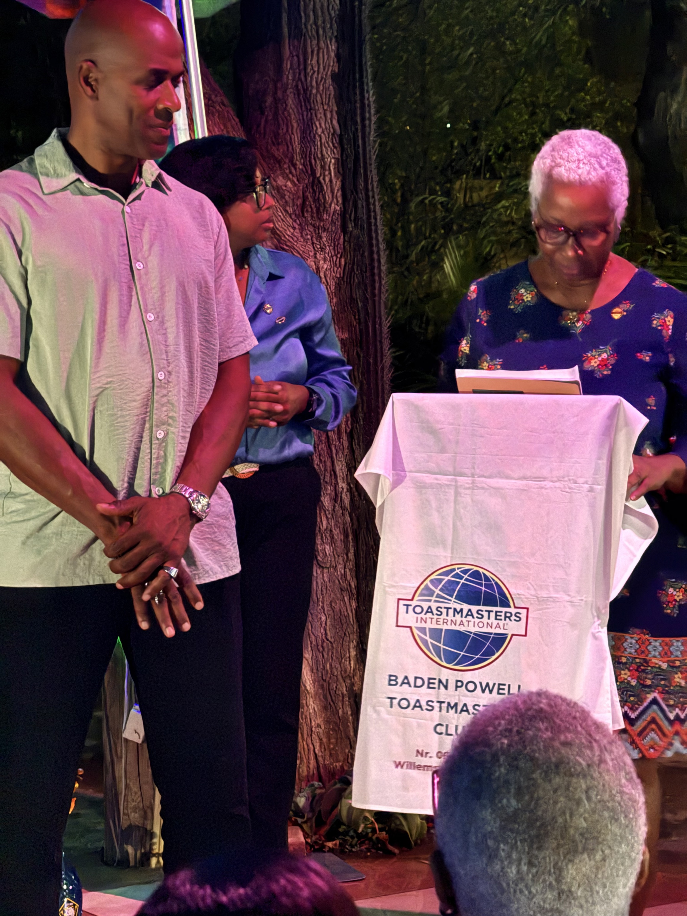 A meaningful moment during the ceremony